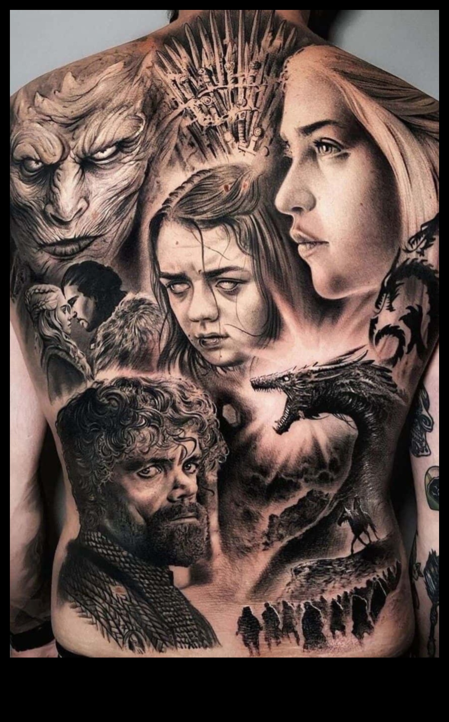 Episki foni: muguras tetovējumu stāstu varenības atklāšana