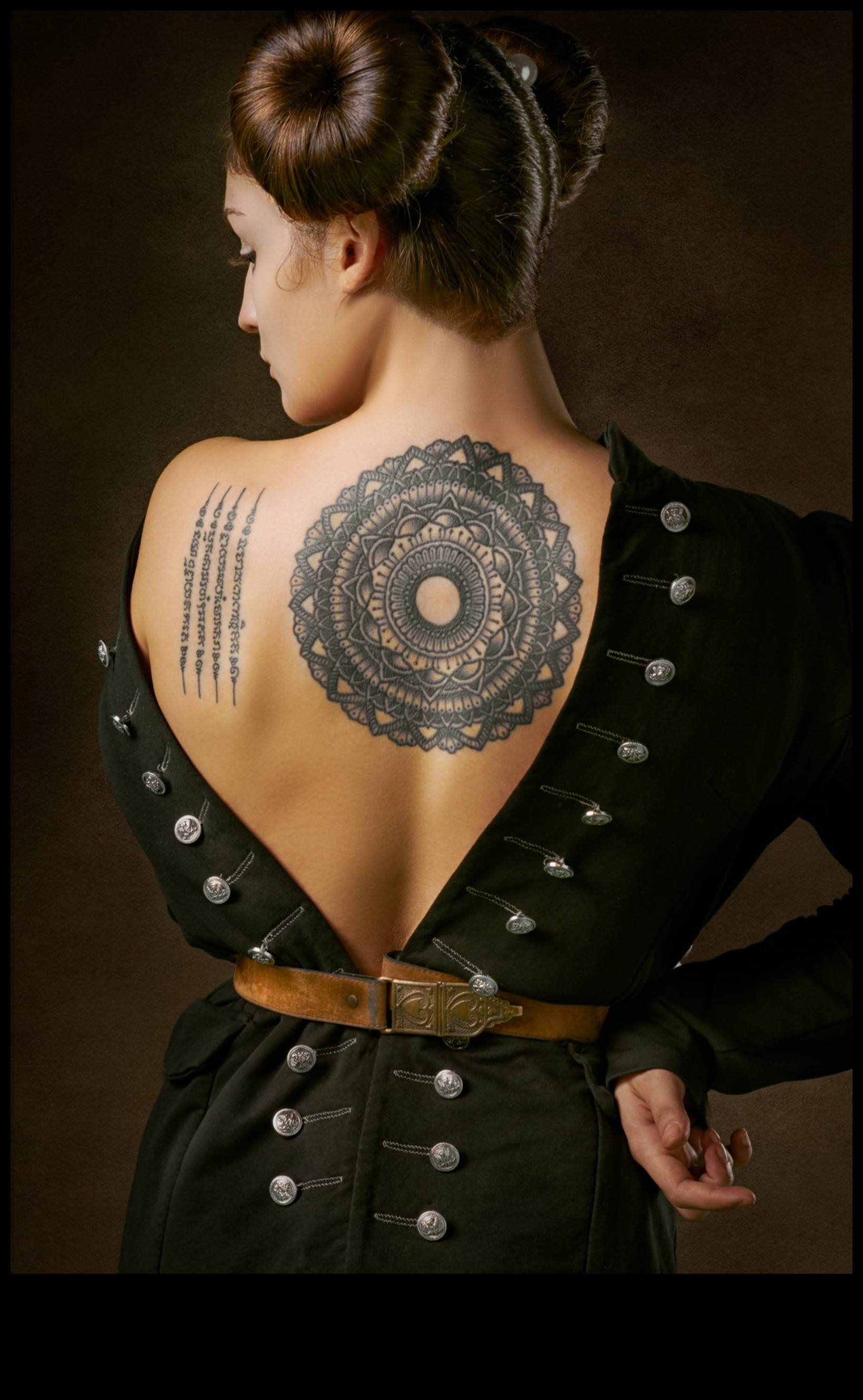 Tintes hronikas: stāsti, kas veidoti uz jūsu lielā aizmugures audekla