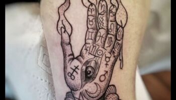 Glove of Glory: Dodieties ceļojumā ar paziņojumu rokām